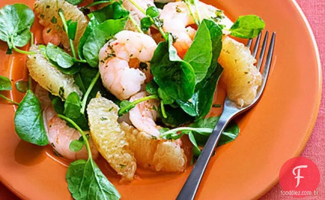 Salada de toranja e camarão do Sudeste Asiático