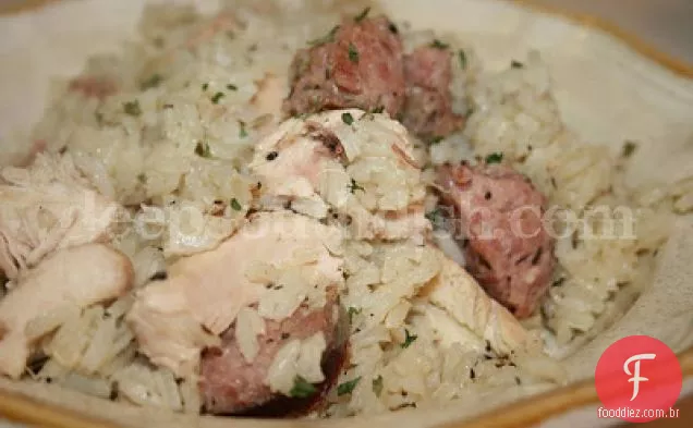 Forno cozido Cajun frango e Salsicha Jambalaya