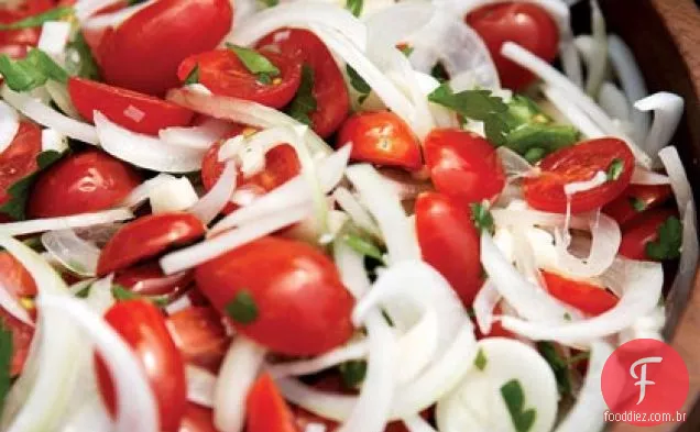 Tomate, cebola doce e salada de salsa