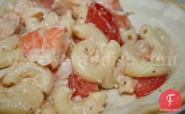 Salada de camarão e macarrão