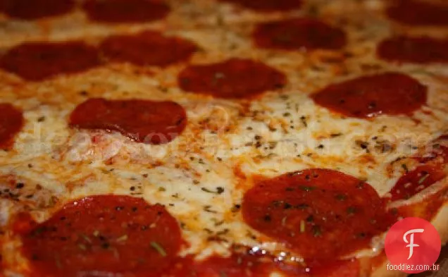 Pizza caseira fina e crocante