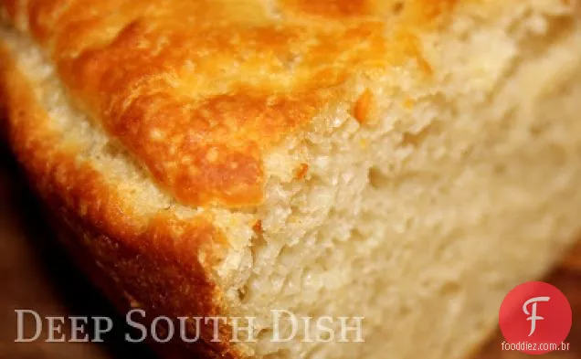 Fácil e rápido sem amassar pão em um forno holandês
