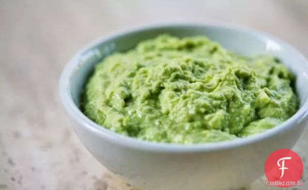 Molho de feijão Fava com queijo de cabra e alho