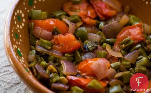 Nopalitos com tomate e cebola