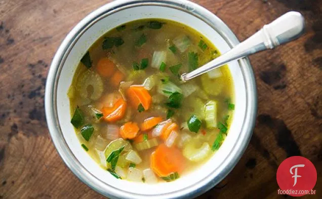 Sopa de galinha da estação fria da mãe