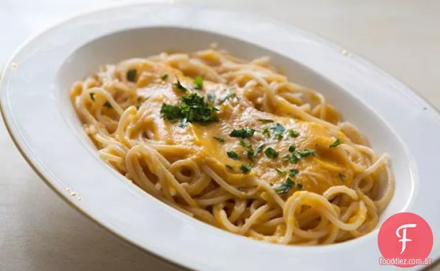 Macarrão com molho de parmesão Butternut