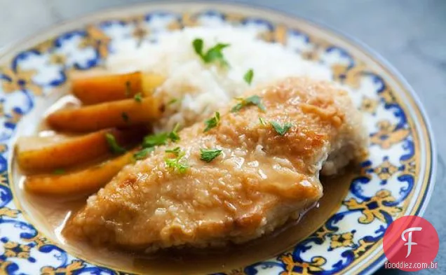 Frango e maçãs em molho de mostarda com mel