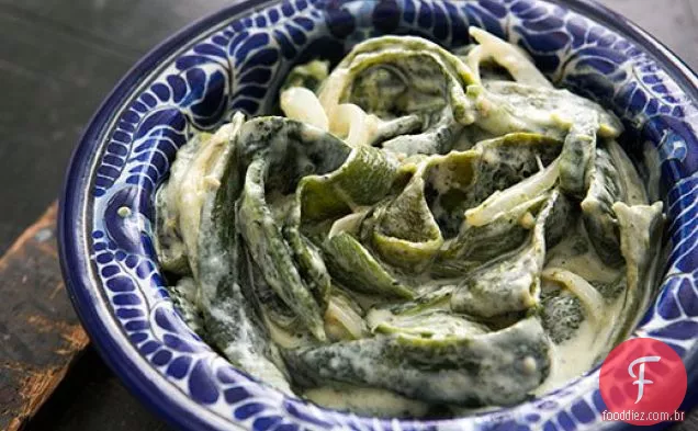 Poblanos assados em molho de Creme (Rajas con Crema)