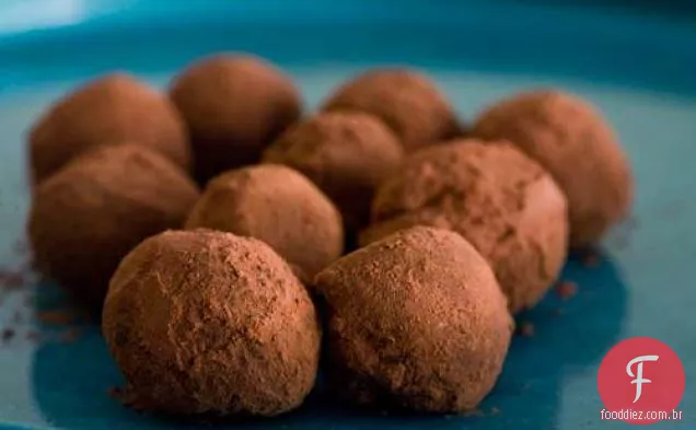 Como Fazer Trufas de Chocolate caseiras