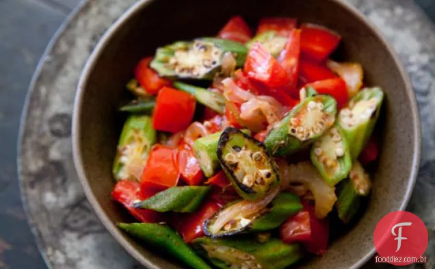 Quiabo e tomate grelhados