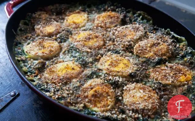 Gratinado de espinafre com ovos cozidos
