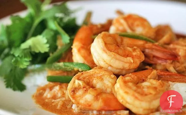 Camarão de alho picante com arroz de coco