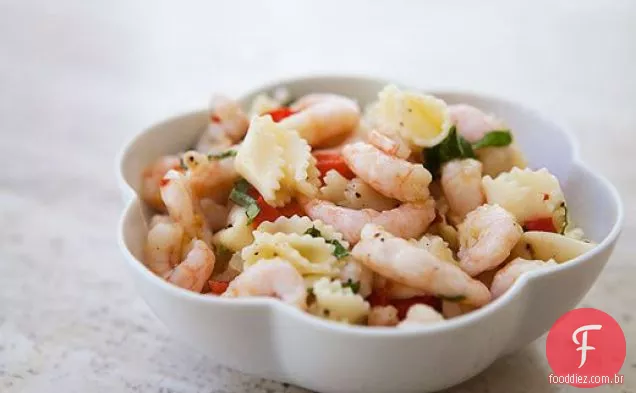 Salada De Macarrão De Camarão