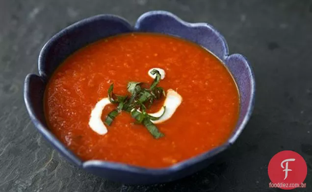 Sopa de tomate assada com Chipotle