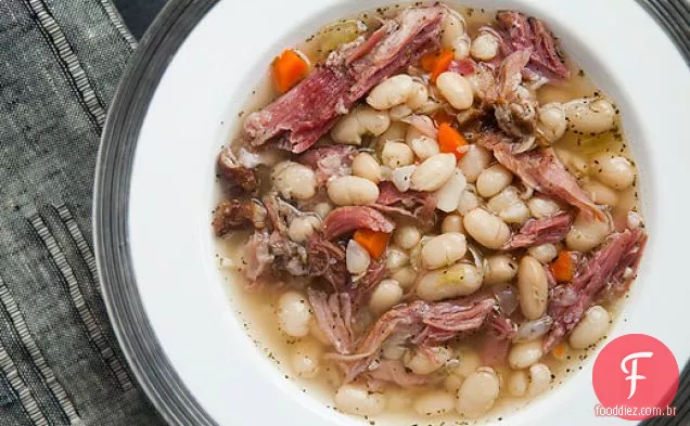 Sopa de feijão branco e presunto