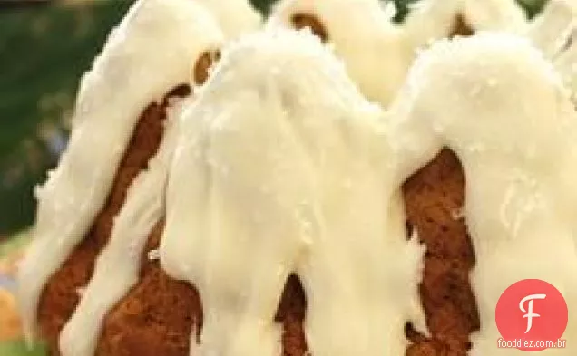 Bolo de especiarias de abóbora com cobertura de queijo creme de canela