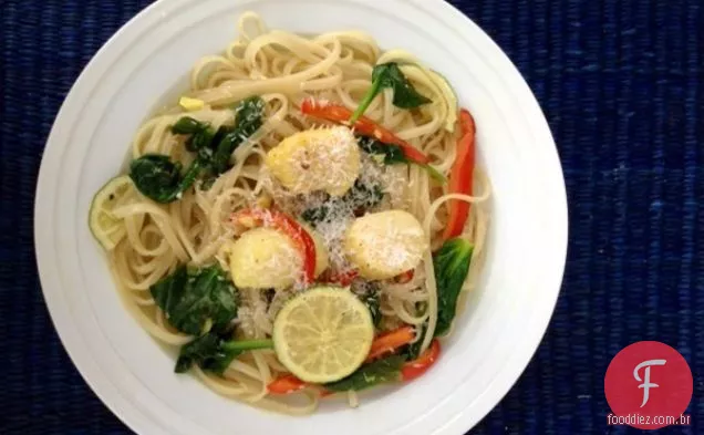 Macarrão de coco com vieiras