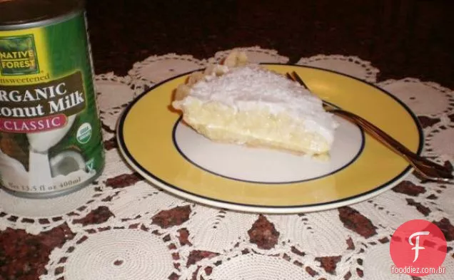 Torta De Creme De Coco Com Cobertura De Leite De Coco Chicoteado