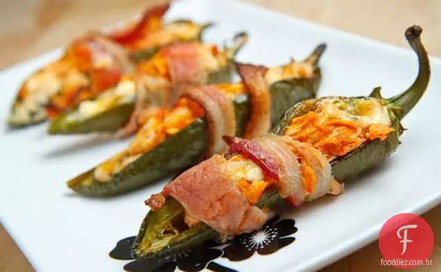 Bacon Envolto Buffalo Frango Jalapeno Poppers