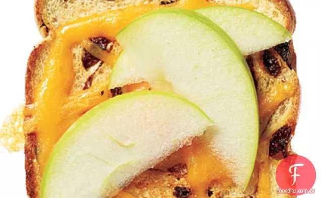 Cheddar' n ' Apple Cinnamon-Raisin Toast
