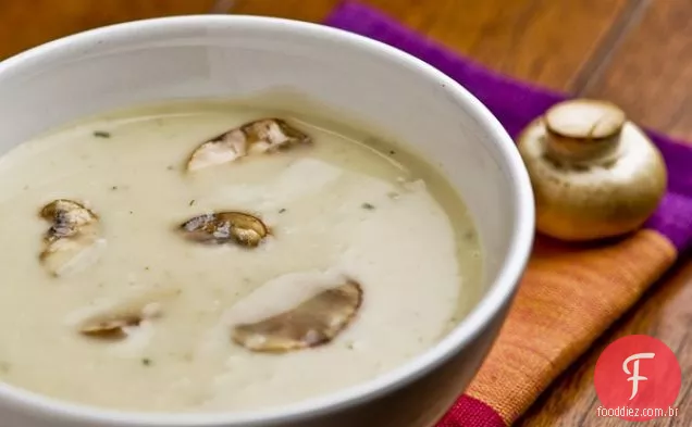 Creme sem leite de sopa de cogumelos