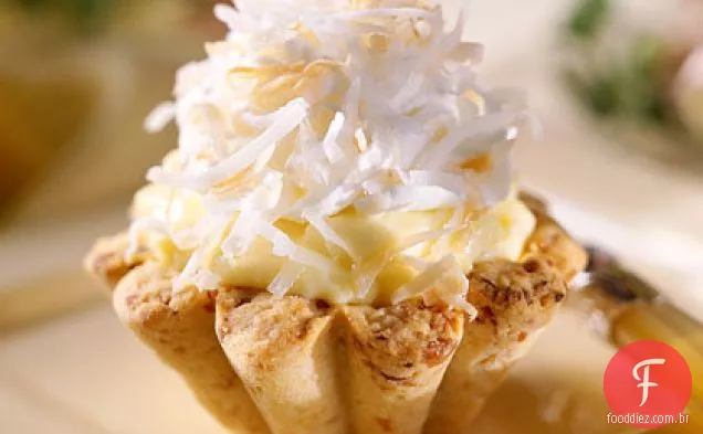 Tortas de creme de coco com crostas de macadâmia