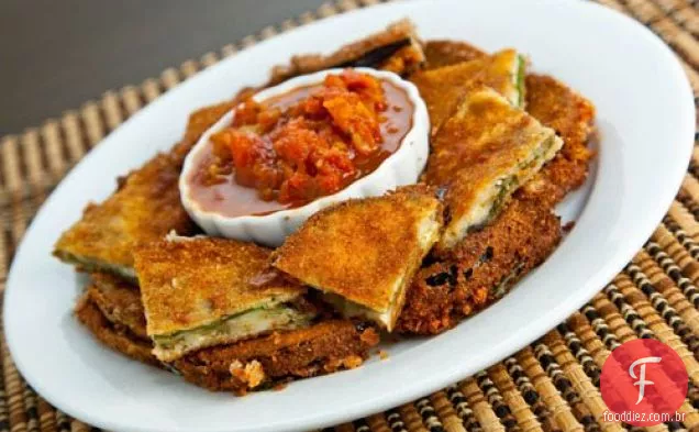 Berinjela frita e mussarela com molho marinara assado