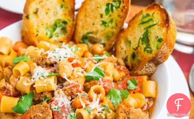 Pasta E Fagioli sopa (macarrão italiano e sopa de feijão)