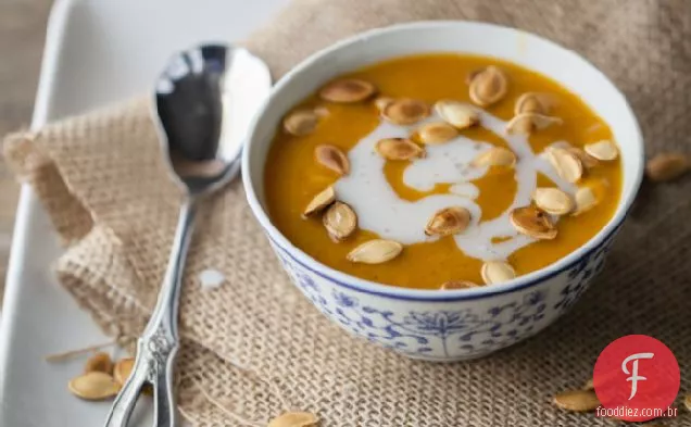 Sopa De Abóbora E Coco Com Curry