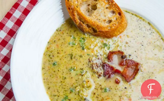 Brócolis assado e sopa de Cheddar