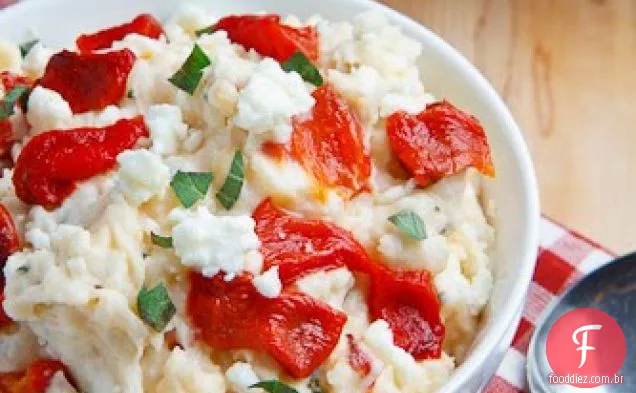Pimenta vermelha assada e purê de batata Feta