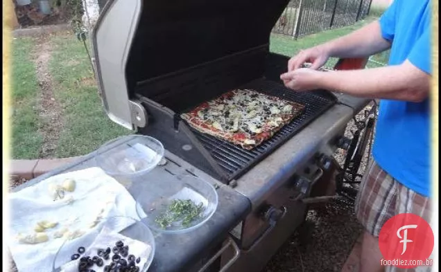 Pizza vegana grelhada (sem queijo!)