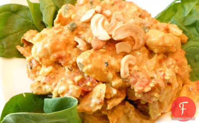 Guisado vegano Brasileiro Rico Com Couve-Flor, cajus e ensopado de leite de coco