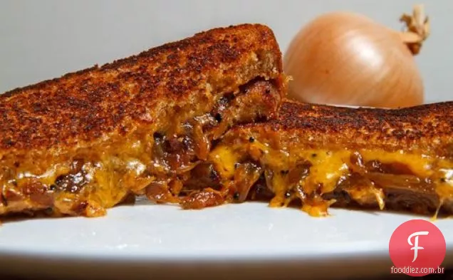 Sanduíche De Queijo Grelhado Chutney De Cebola