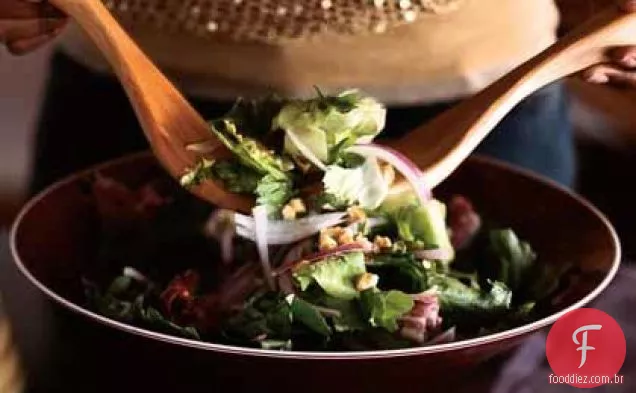 Salada mista com vinagrete de baunilha e Pêra e nozes torradas