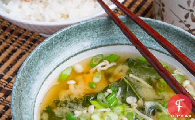Kale, Butternut Squash e Mushroom Miso Soup