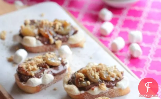 Banana torrada e Nutella S'mores Bruschetta