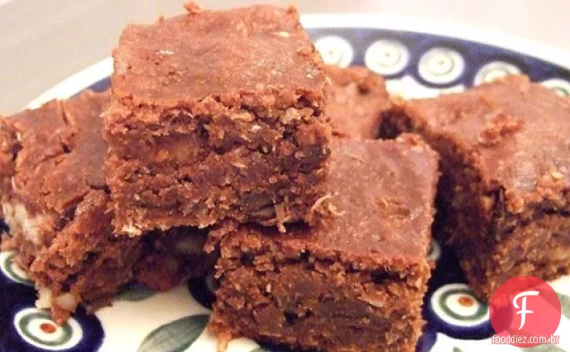 Brownies de Fudge de coco mais saudáveis com opção de alfarroba