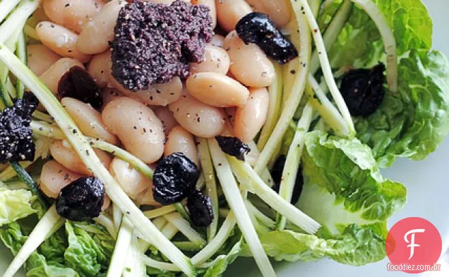 Feijões De Manteiga, Azeitonas Pretas E Courgettes