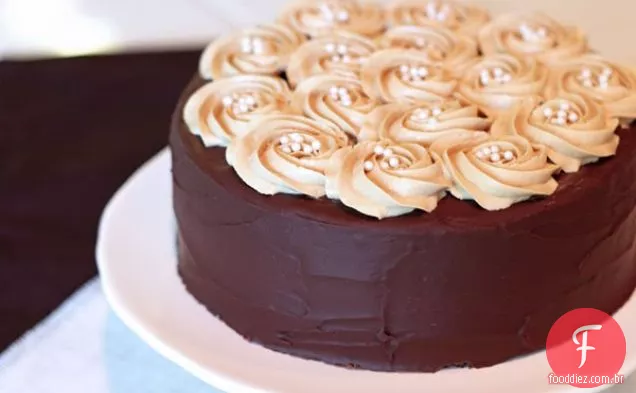Bolo Mocha sem glúten com creme de manteiga de café vegano