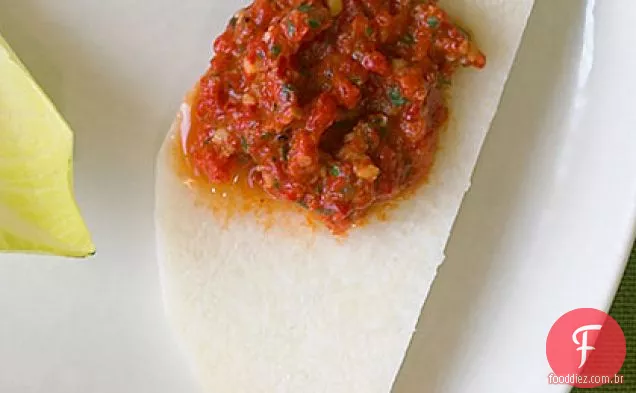 Molho de pimenta vermelha e noz