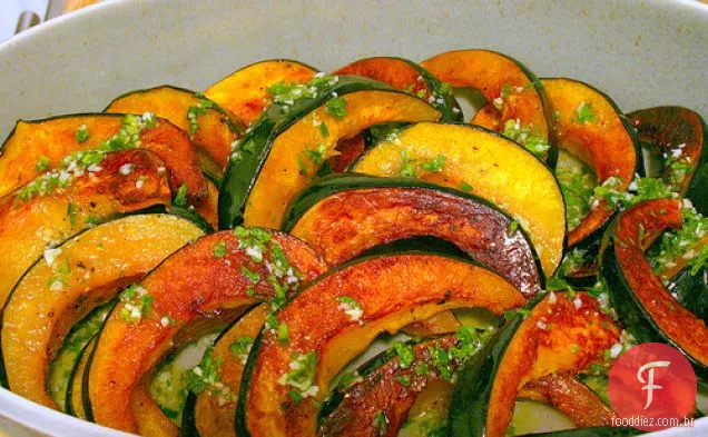 Abóbora de bolota com Chile-vinagrete de limão