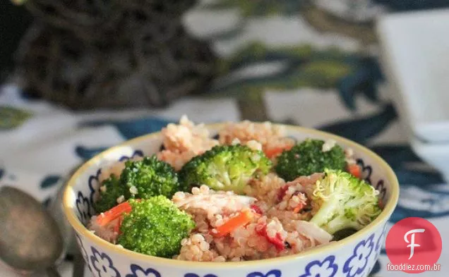 Salada De Quinoa De Frango Assado