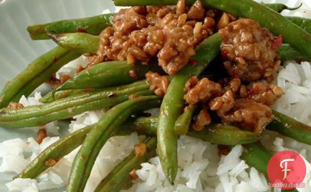 Feijão verde Szechuan com carne de porco moída