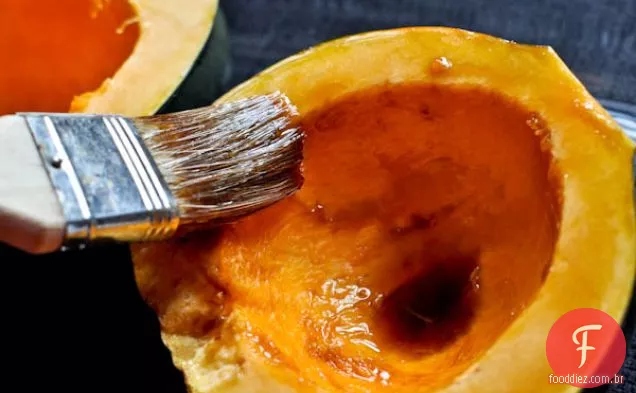 Abóbora De Bolota Balsâmica Assada Com Bourbon De Baunilha