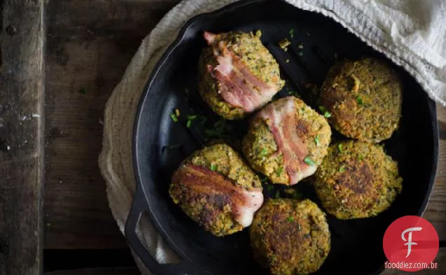 A Para Boa Sorte: bolos de ervilha de olhos pretos com couve e batata-doce