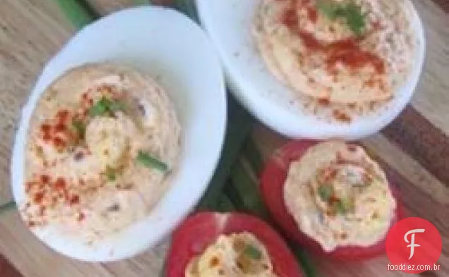 Salmão defumado Devilado ovos e tomates