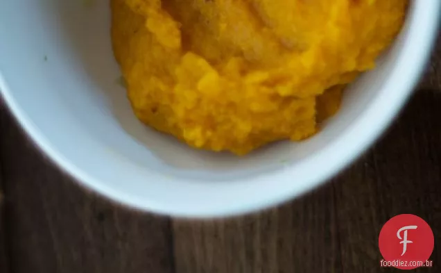 Creme de abóbora para a mesa de ação de Graças