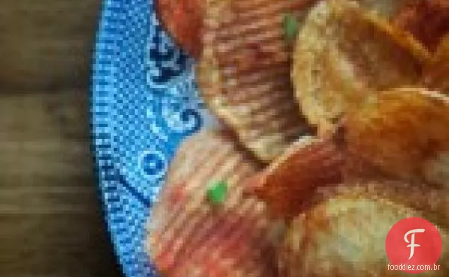 Oh céus: batatas fritas fritas com banha de porco com páprica defumada e cebolinha