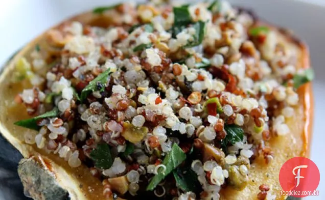 Abóbora Recheada Com Quinoa E Pistache